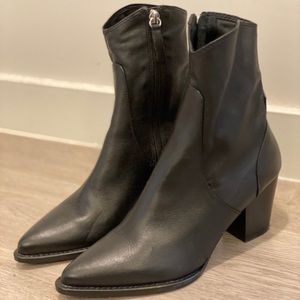Zara Black Leather Ankle boot size EU 38
